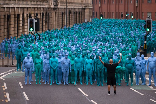 Spencer+Tunick+Sea+Hull+installation+Kingston+M18_6rlIlcWl